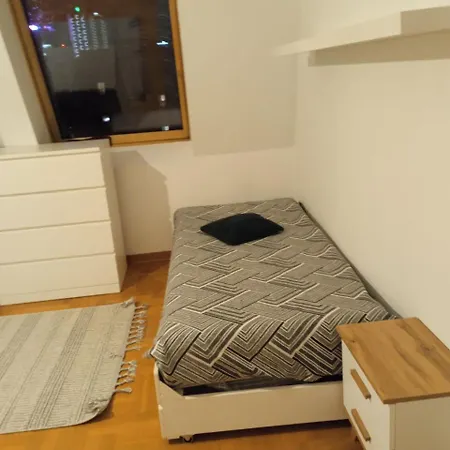 In Wola Near Rondo Onz I Daszynskiego Ubytování v soukromí *